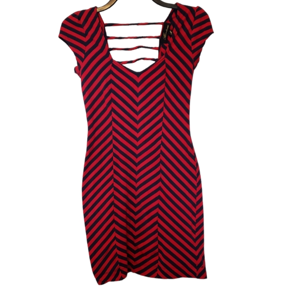 3/$15 Monteau Chevron Cap Sleeve Sheath Dress Size Medium